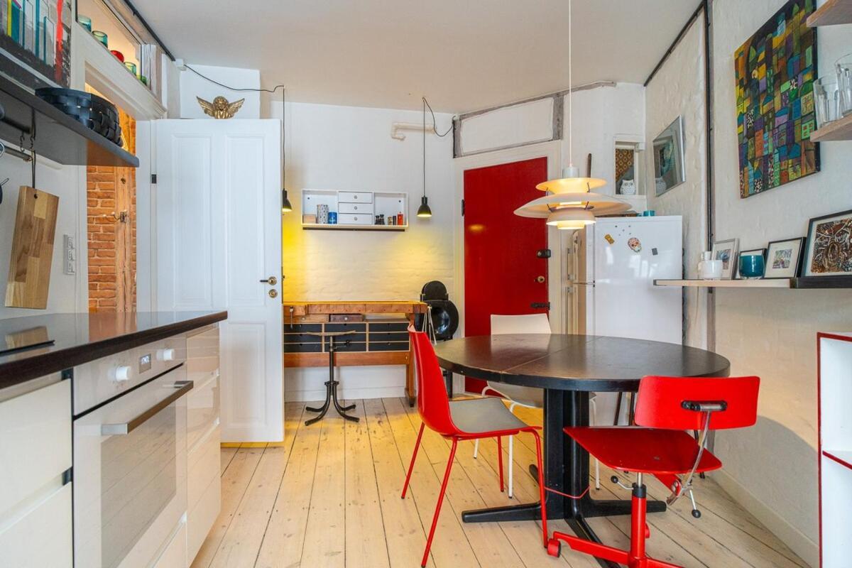Stylish & Spacious In Trendy Norrebro Lejlighed