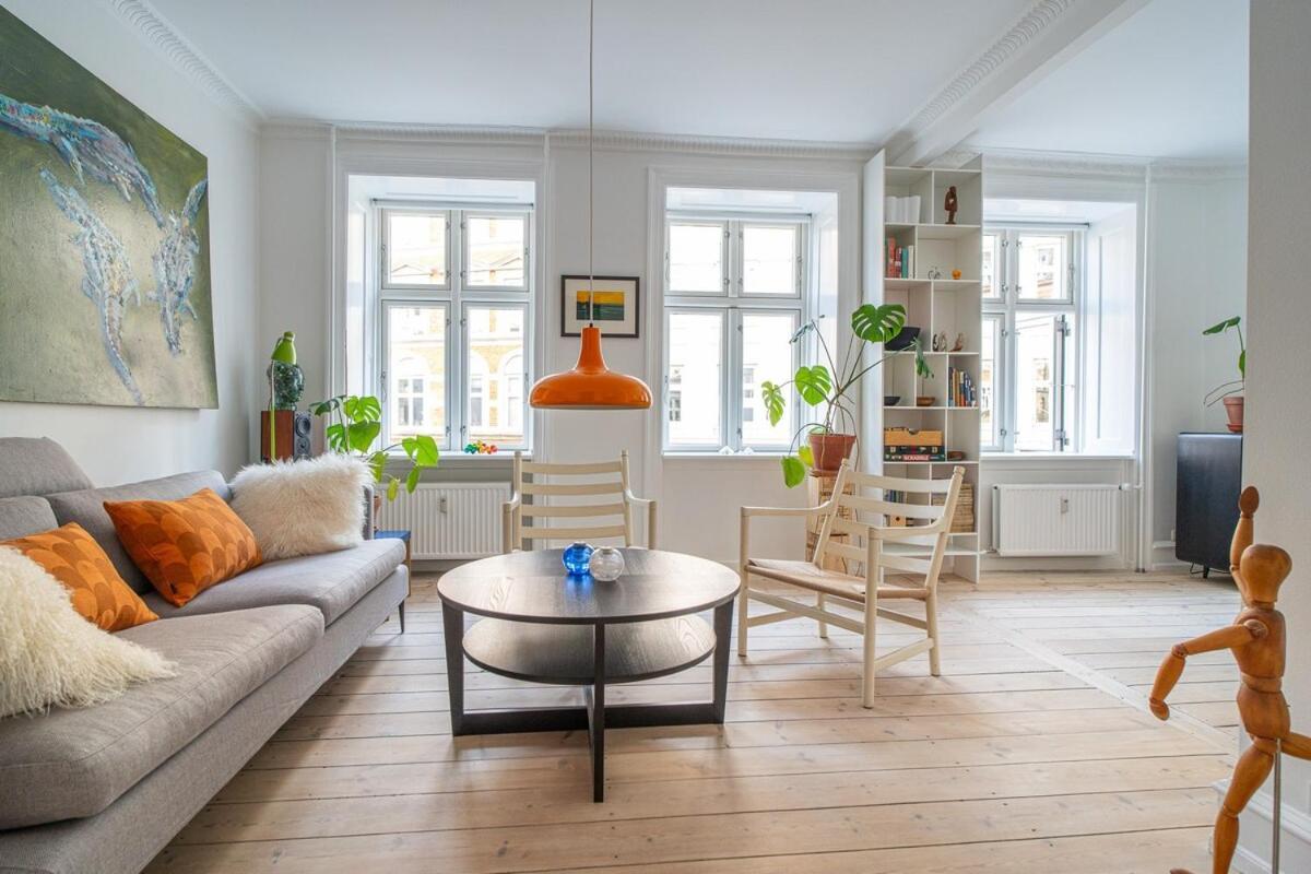 Stylish & Spacious In Trendy Norrebro Lejlighed København